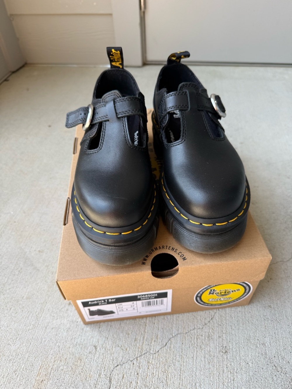 Dr. Martens- Audrick Napa Lux platform Mary Jane - Picture 3 of 6